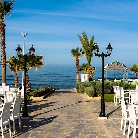 Курортний комплекс Kefalos Tourist Village Пафос