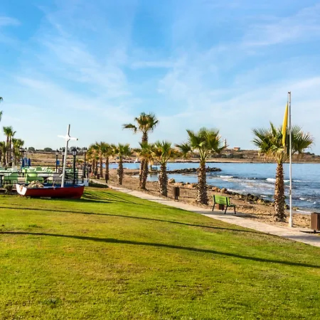 Курортний комплекс Kefalos Tourist Village Пафос